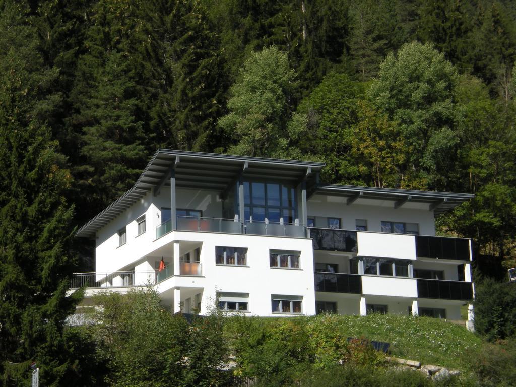 Collina Pfunds