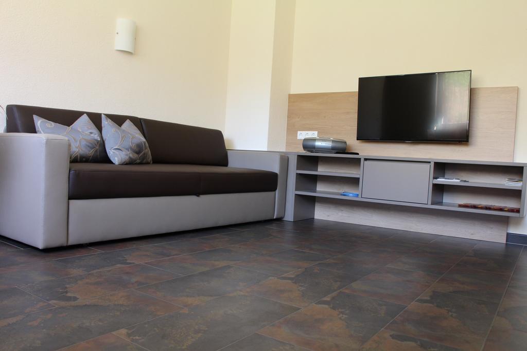 Collina Apartment Pfunds